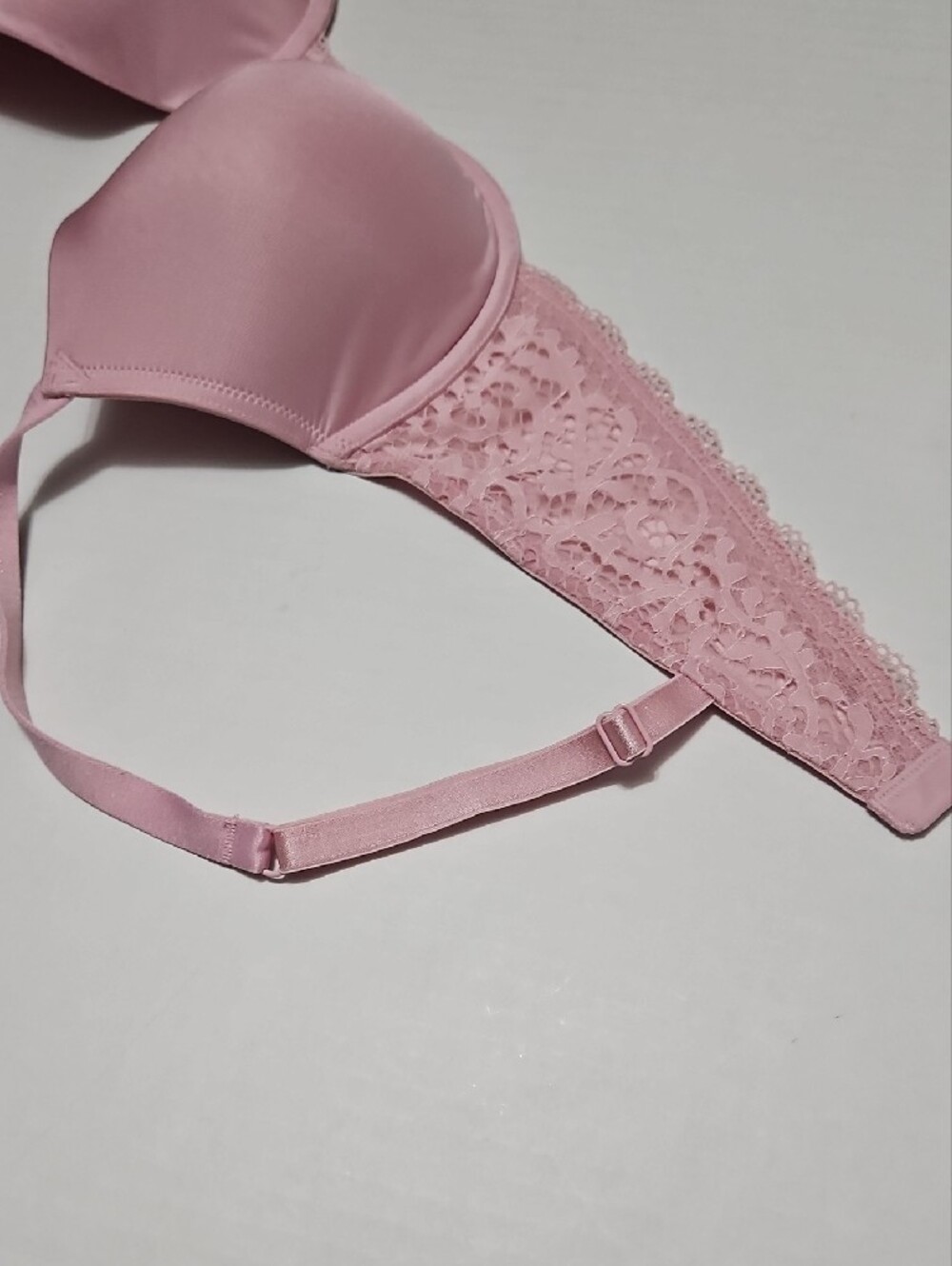 Wacoal Seamless Molded Cups Pink Lace-Trim Underwire Bra Size 36C - Picture 7 of 8